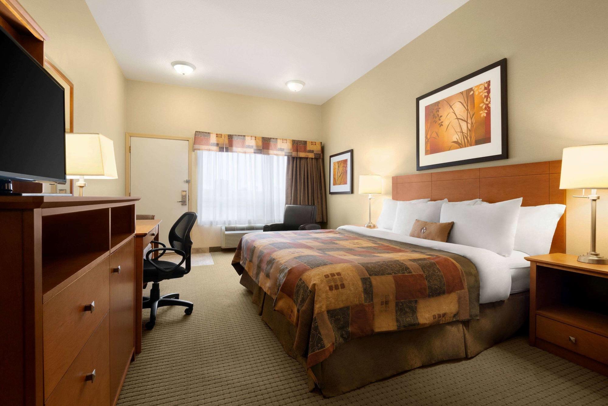 Ramada By Wyndham Drayton Valley Экстерьер фото