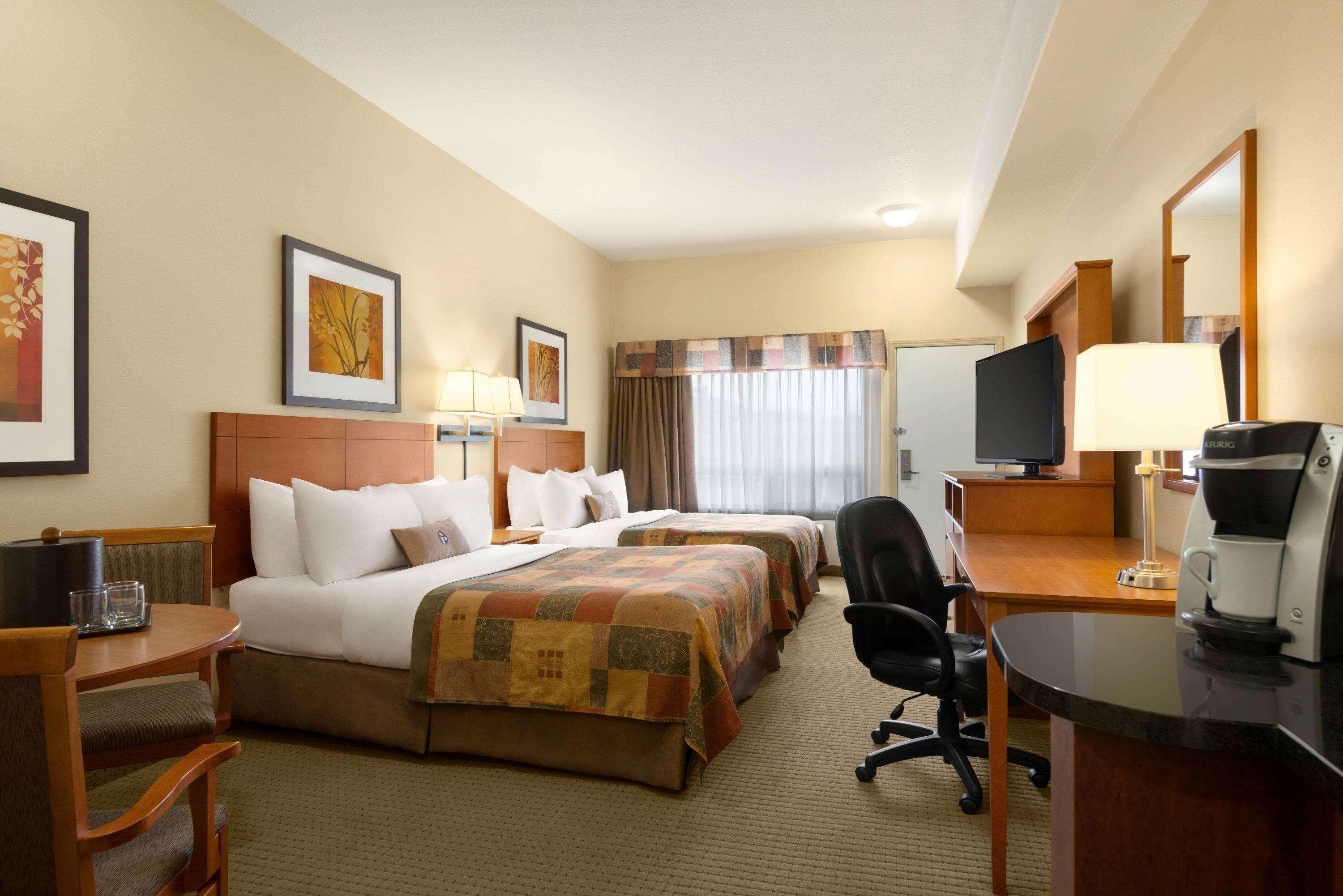 Ramada By Wyndham Drayton Valley Экстерьер фото