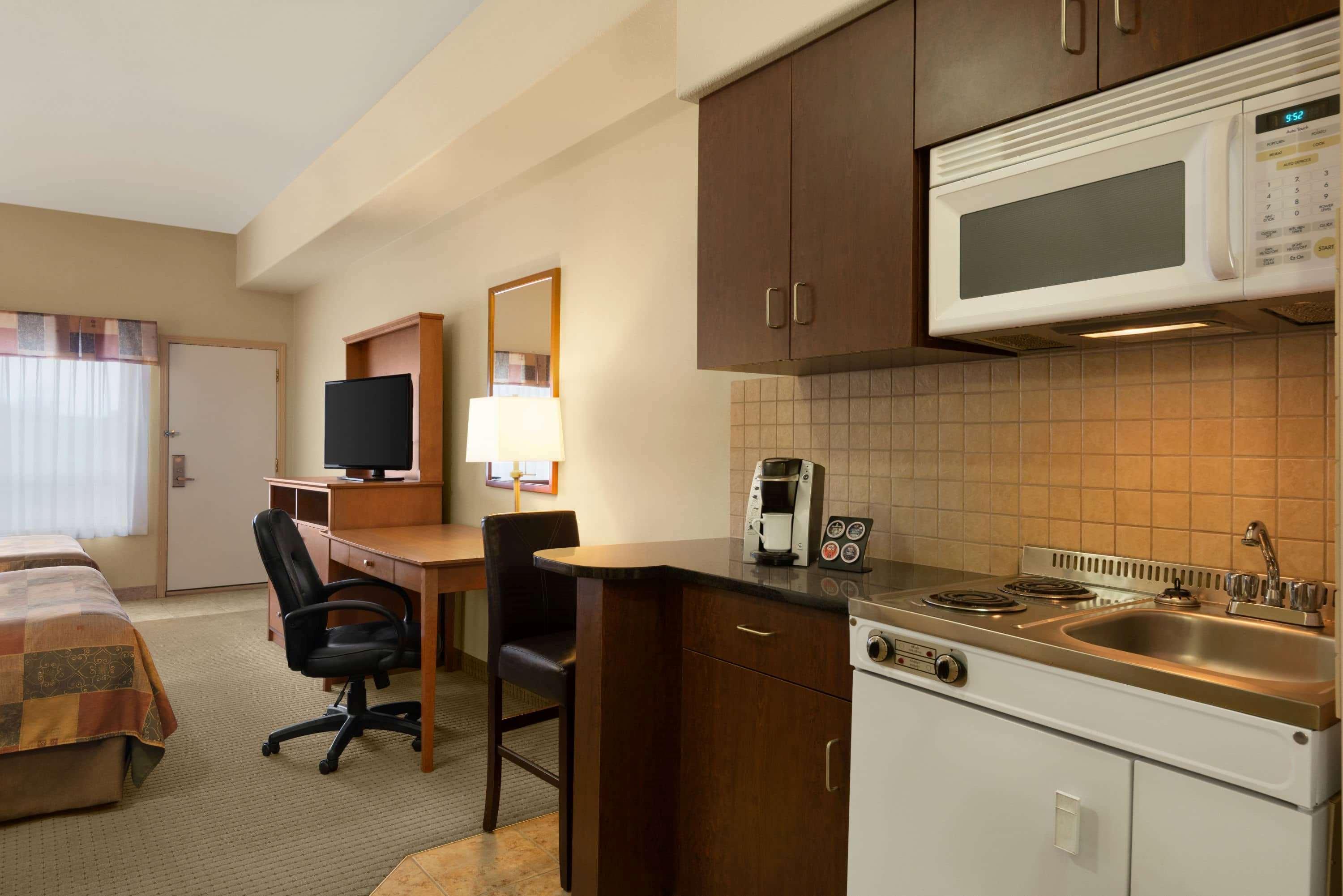 Ramada By Wyndham Drayton Valley Экстерьер фото