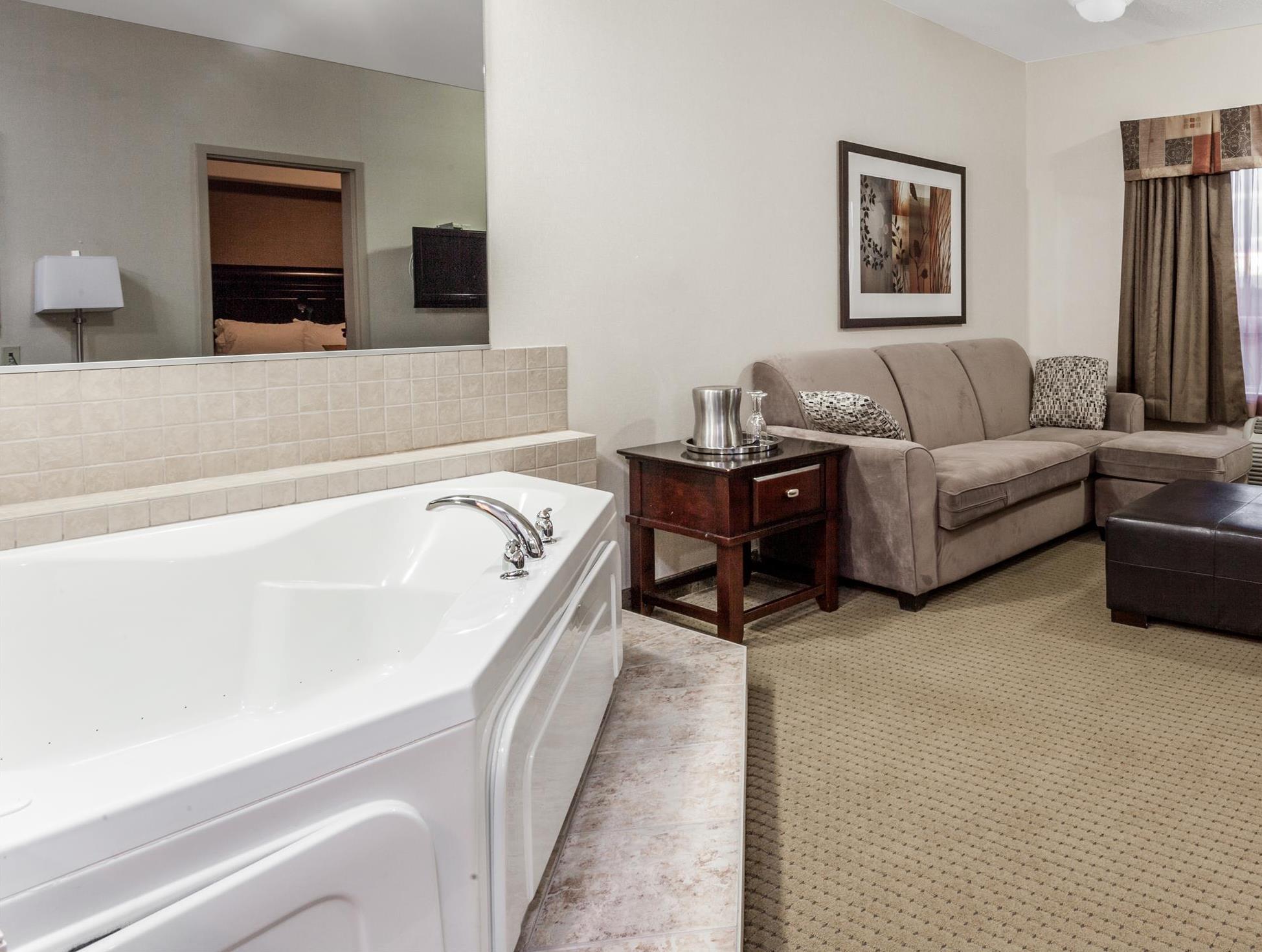 Ramada By Wyndham Drayton Valley Экстерьер фото