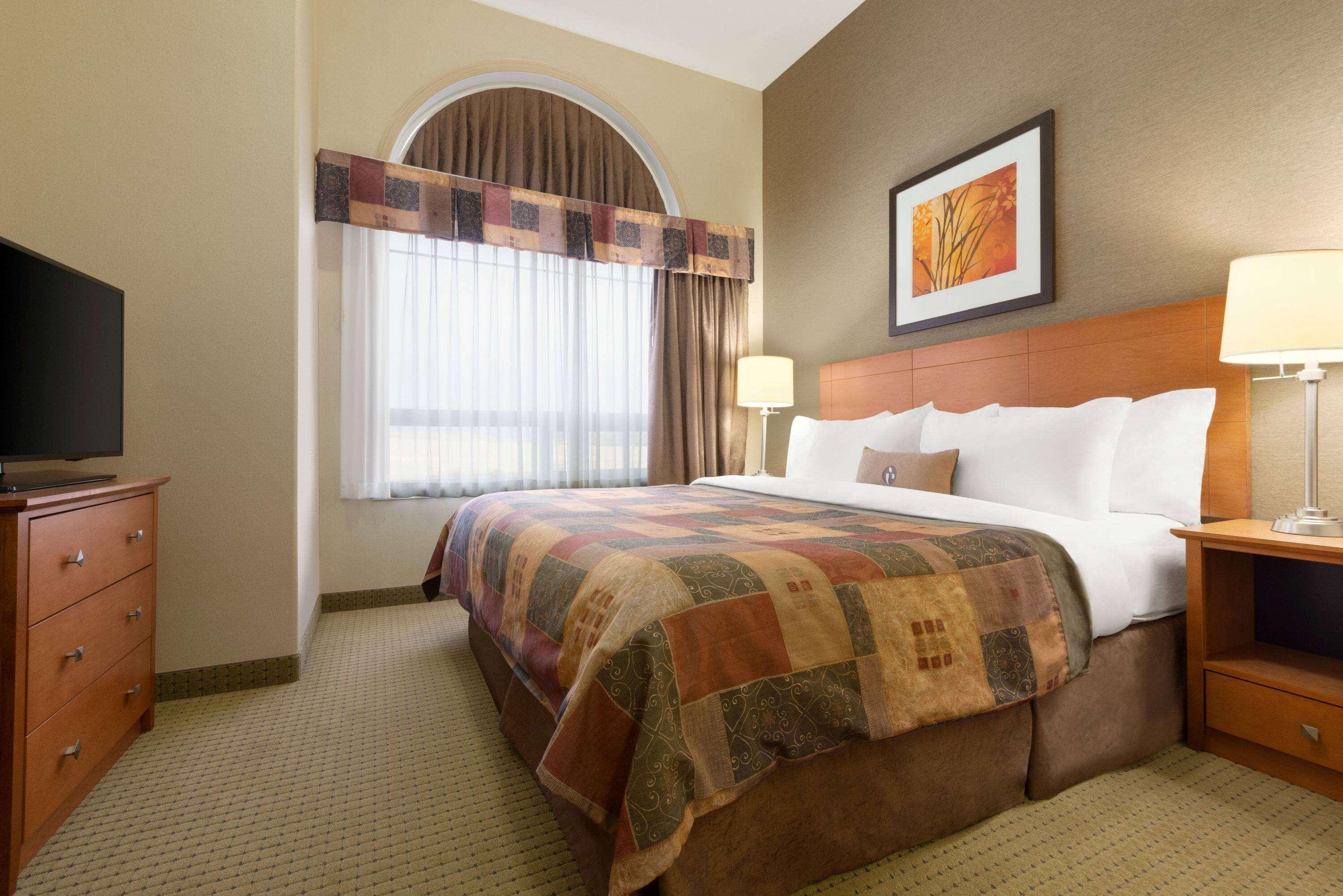 Ramada By Wyndham Drayton Valley Экстерьер фото