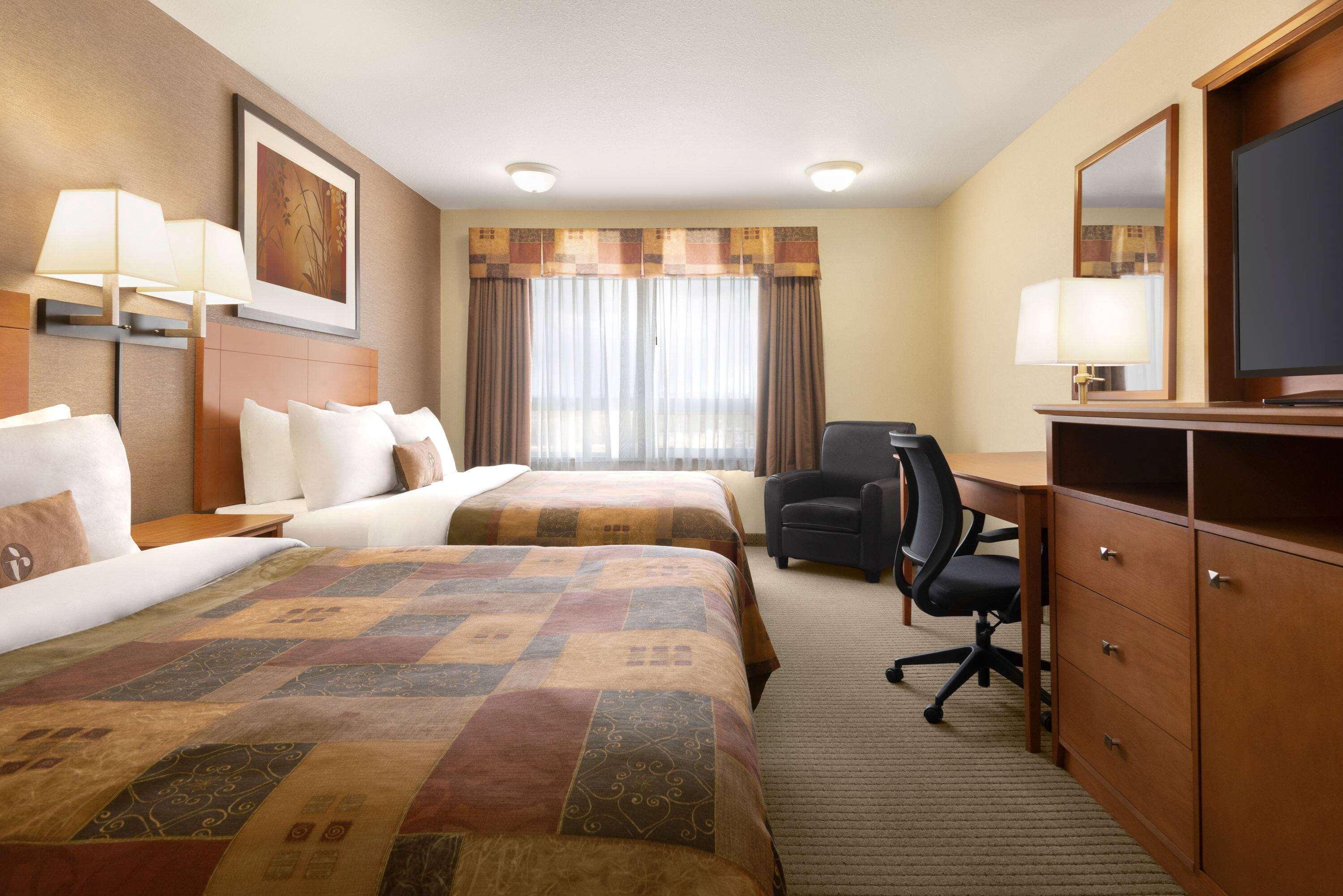 Ramada By Wyndham Drayton Valley Экстерьер фото