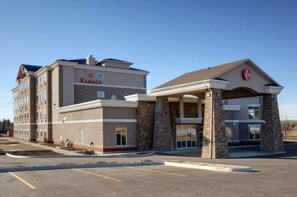 Ramada By Wyndham Drayton Valley Экстерьер фото