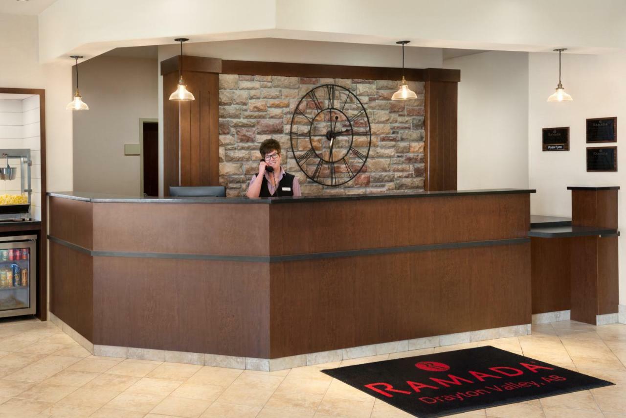 Ramada By Wyndham Drayton Valley Экстерьер фото